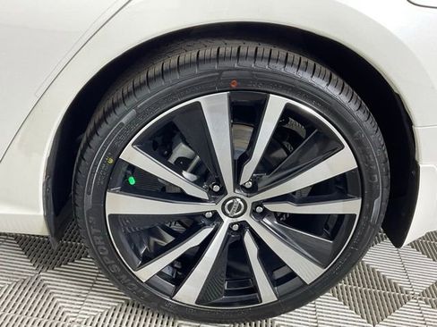 Used 2022 Nissan Altima 2.0 SR FWD image 9