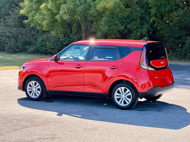 Used 2025 Kia Soul LX FWD image 4