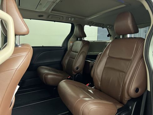 Used 2019 Toyota Sienna Limited Premium AWD/4WD image 26