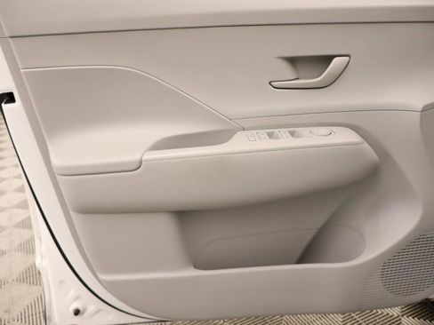 Used 2024 Hyundai Kona SEL image 18