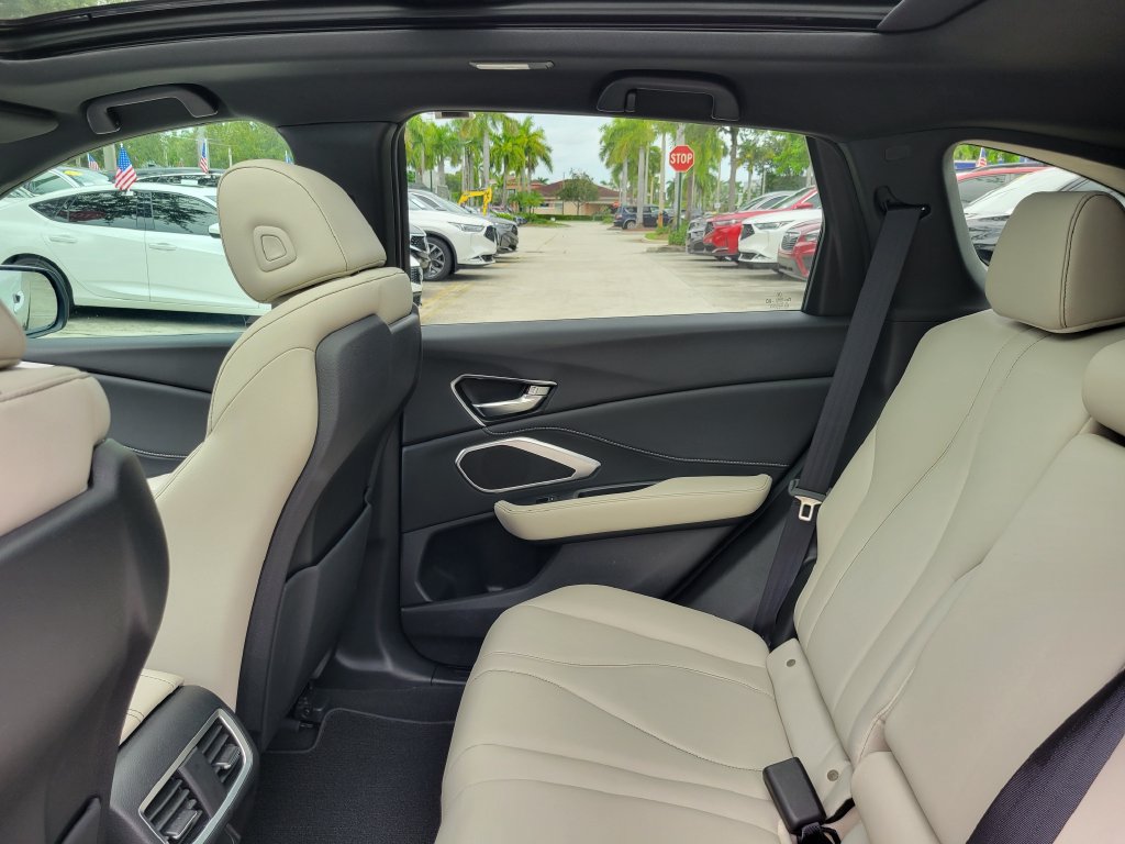Used 2025 Acura RDX SH-AWD image 12