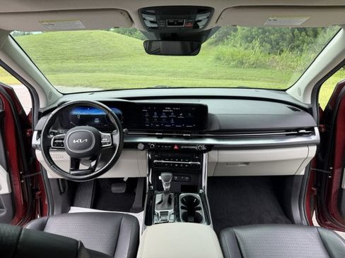Used 2023 Kia Carnival SX Prestige FWD image 14