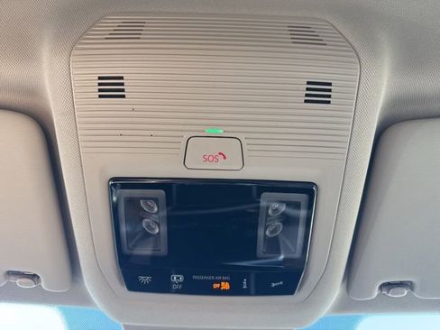 Used 2024 Volkswagen Atlas SE image 32