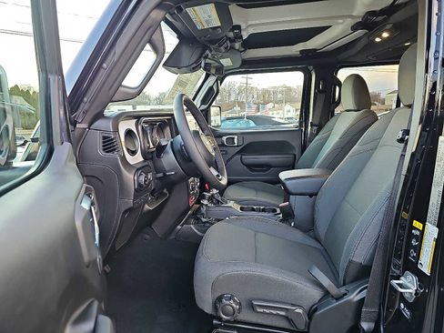 New 2026 Jeep Gladiator Sport image 9