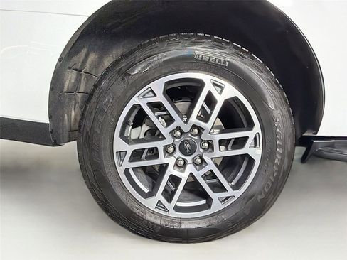 Used 2025 Ford Expedition Active AWD/4WD image 35