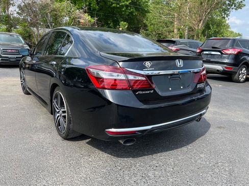 Used 2017 Honda Accord Sport Special Edition image 3