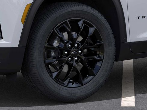 Used 2026 Chevrolet Traverse LT w/ Midnight/Sport Edition AWD/4WD image 9