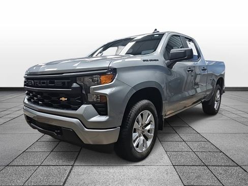 Used 2025 Chevrolet Silverado 1500 Custom image 1