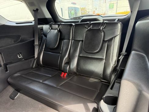 Used 2023 Ford Explorer Limited image 17