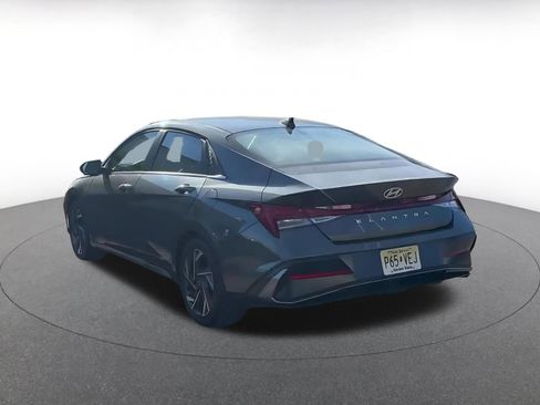 Used 2025 Hyundai Elantra SEL image 11