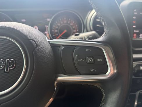 Used 2019 Jeep Wrangler Unlimited Sahara AWD/4WD image 22