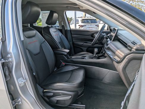 Used 2022 Jeep Compass Trailhawk w/ Sun and Sound Group AWD/4WD image 25