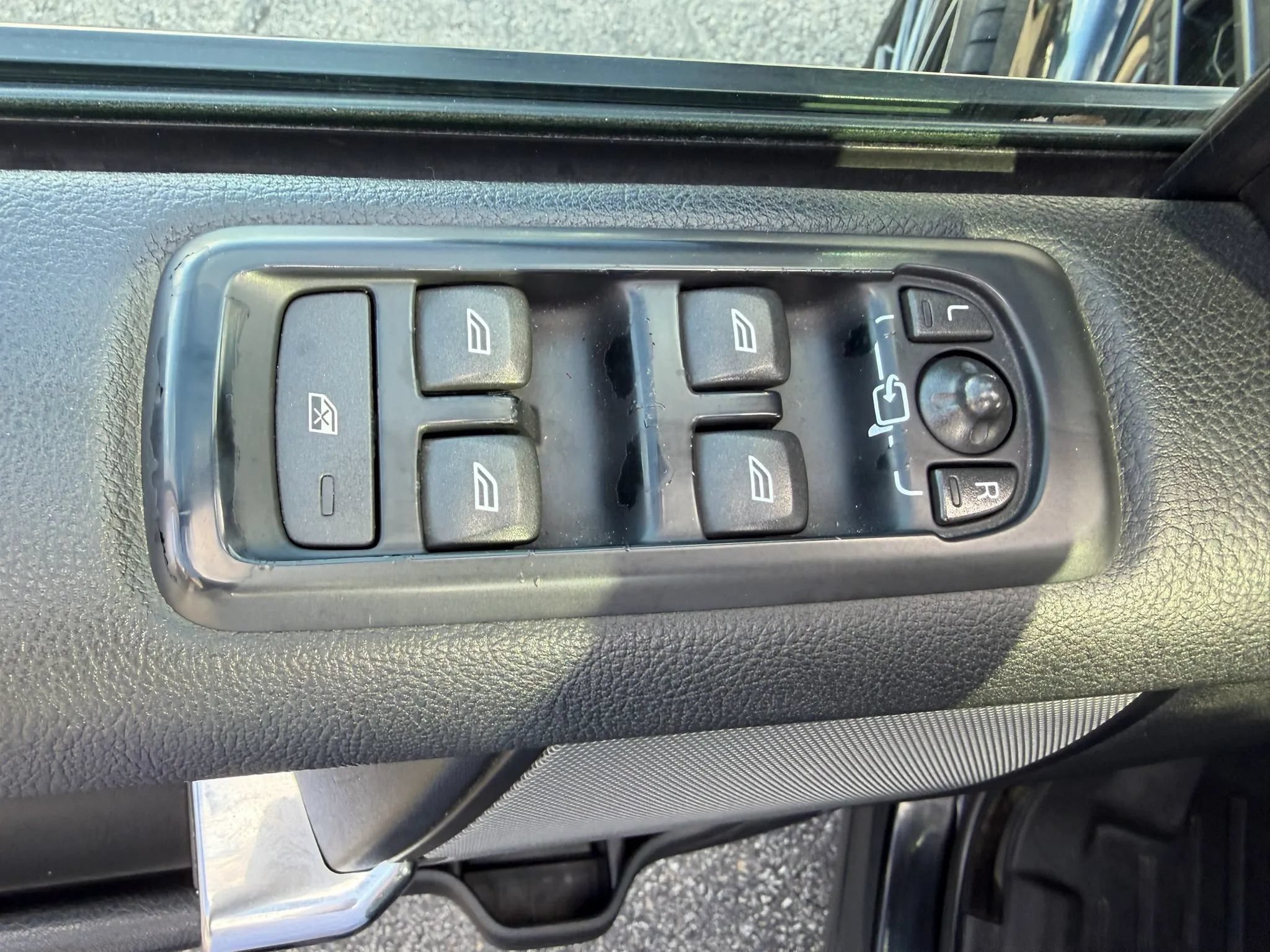 Used 2016 Land Rover LR4 HSE Silver Edition AWD/4WD image 19
