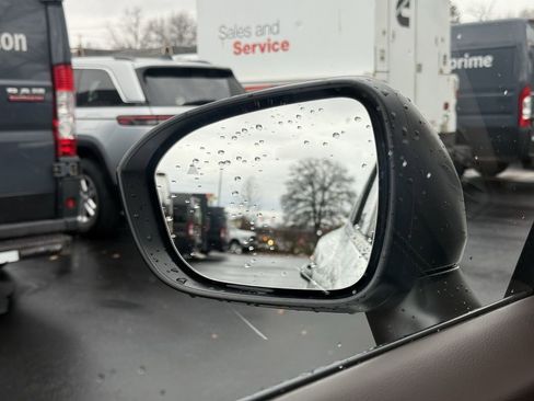 Used 2023 Nissan Rogue S image 13