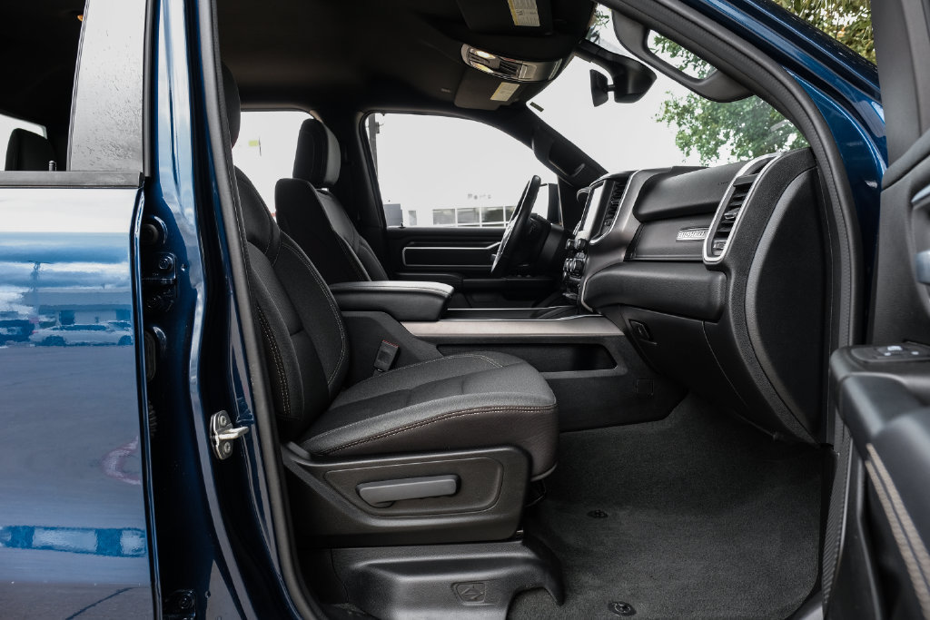 Used 2023 RAM 1500 Big Horn AWD/4WD image 47