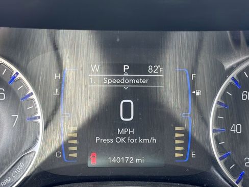 Used 2020 Chrysler Pacifica Touring-L FWD image 29