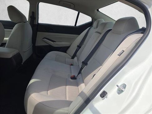 Used 2024 Nissan Altima 2.5 SV image 18