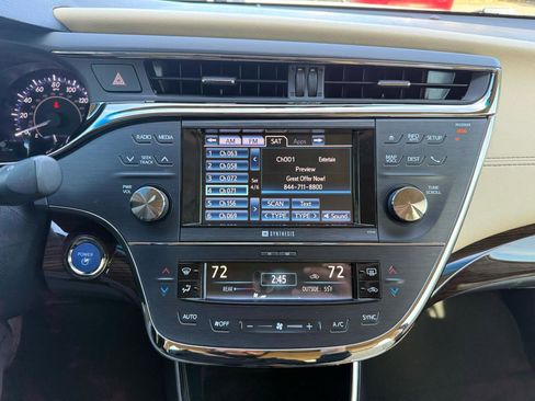 Used 2013 Toyota Avalon Limited image 29