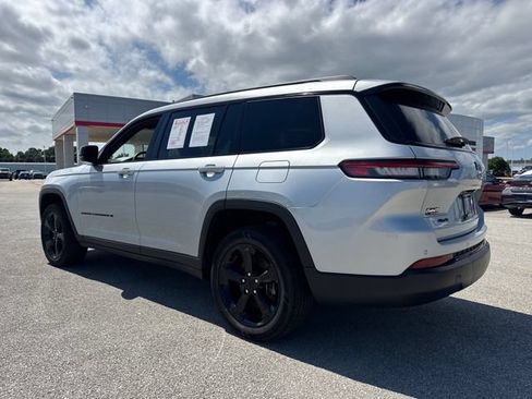 Used 2023 Jeep Grand Cherokee L Laredo AWD/4WD image 4