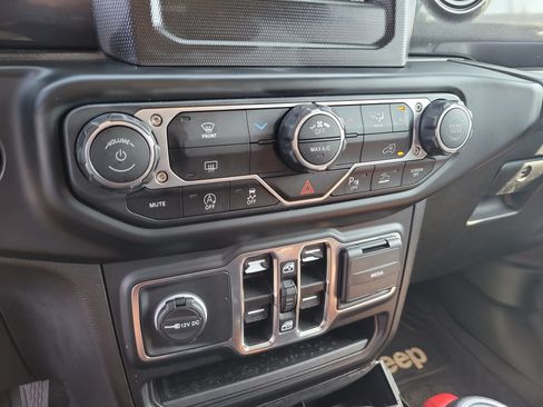 Used 2022 Jeep Wrangler Unlimited Sport AWD/4WD image 22