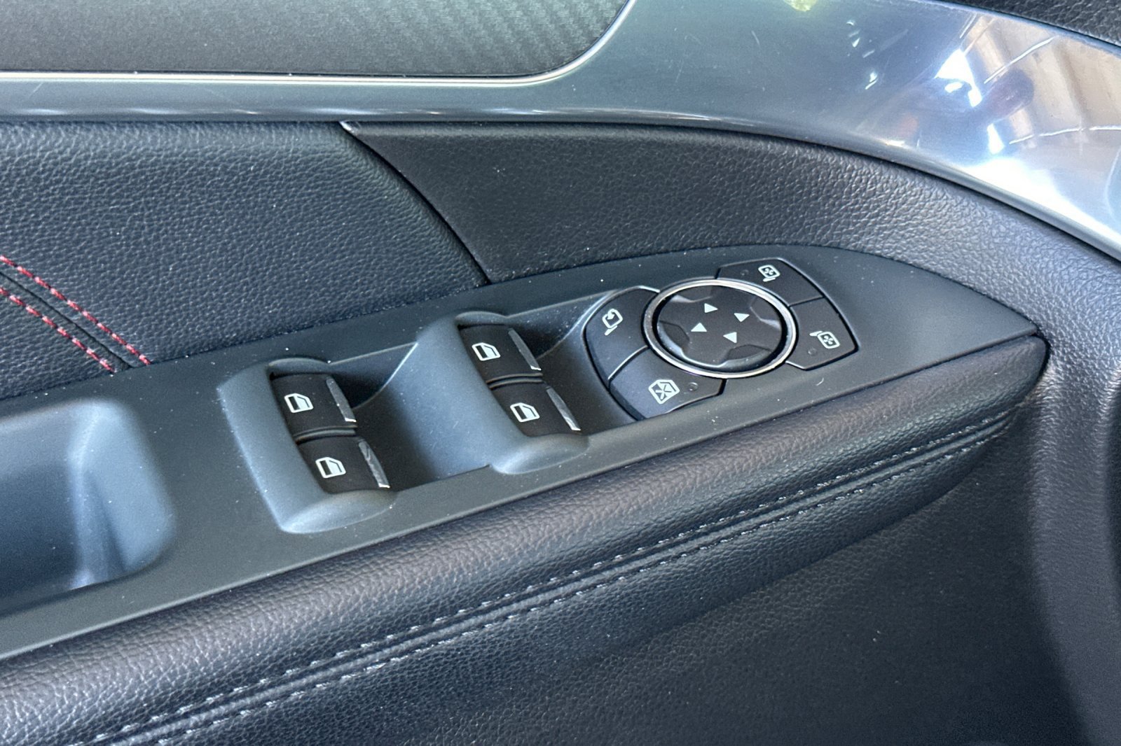 Used 2018 Ford Explorer Sport w/ Equipment Group 401A AWD/4WD image 13