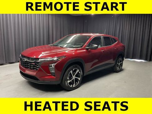 Used 2024 Chevrolet Trax RS FWD image 2