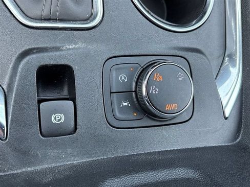 Used 2023 Chevrolet Traverse LT AWD/4WD image 20