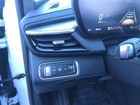 Certified 2025 Buick Enclave Preferred image 13