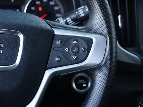 Used 2024 GMC Terrain SLE image 12