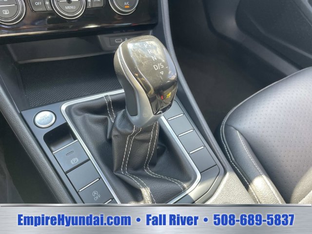 Used 2024 Volkswagen Jetta SE FWD image 25