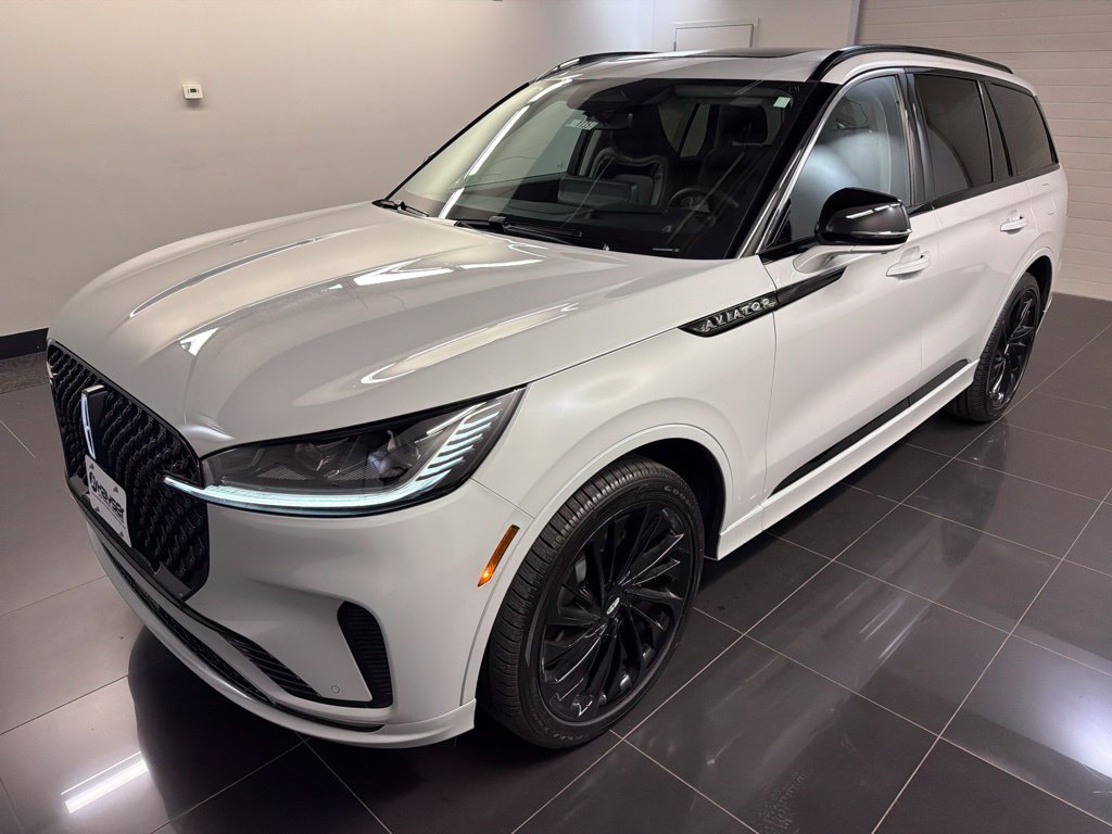 New 2027 Lincoln Aviator Reserve AWD/4WD image 3