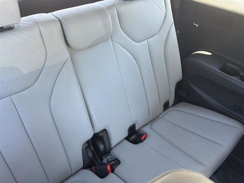 Used 2025 Hyundai Palisade SEL FWD image 8