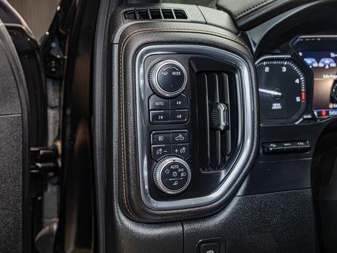 Used 2020 GMC Sierra 2500 AT4 w/ AT4 Premium Package AWD/4WD image 16