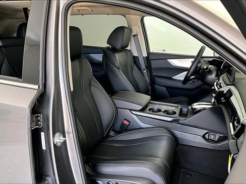 Certified 2026 Acura MDX FWD w/ Technology Package image 9