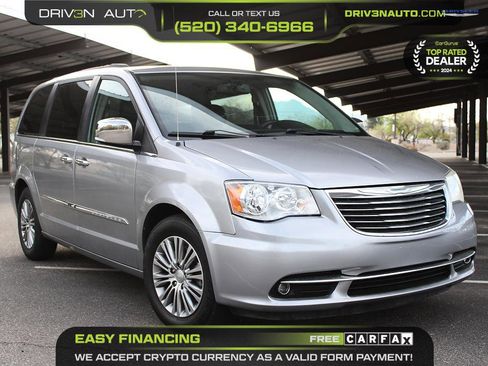 Used 2014 Chrysler Town & Country Touring-L w/ Driver Convenience Group image 1