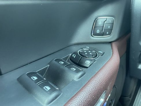 Used 2023 Ford Expedition Limited image 29