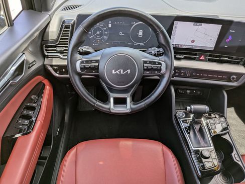 Certified 2025 Kia Sportage SX image 16