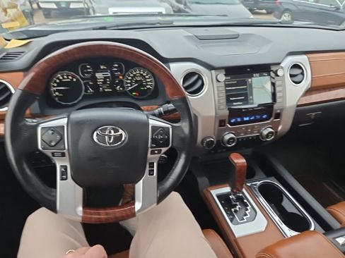 Used 2021 Toyota Tundra 4x4 CrewMax image 19