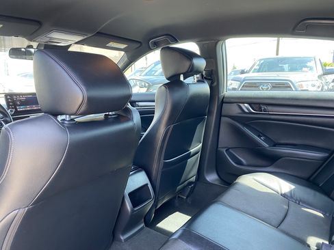 Used 2018 Honda Accord Sport image 17