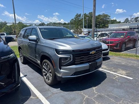 Used 2025 Chevrolet Tahoe High Country AWD/4WD image 1