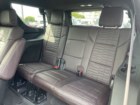 Used 2023 Cadillac Escalade Premium Luxury Platinum w/ LPO, Floor Liner Package AWD/4WD image 32