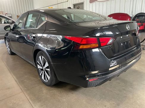 Used 2021 Nissan Altima 2.5 SV FWD image 3