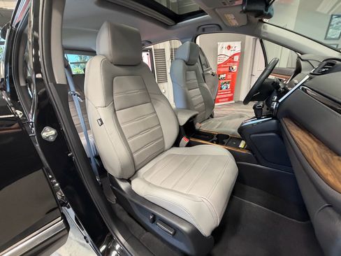 Used 2020 Honda CR-V Touring image 4