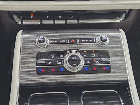 Certified 2023 Lincoln Aviator Black Label w/ Jet Package image 19