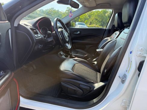 Used 2019 Jeep Compass Trailhawk AWD/4WD image 18