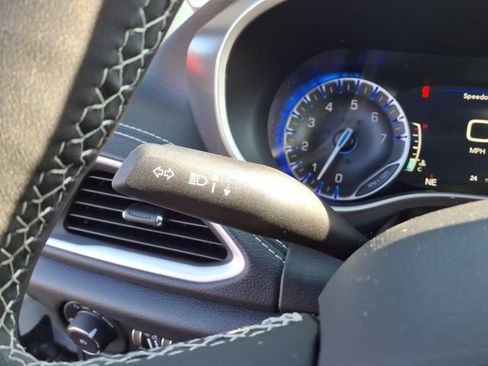 New 2026 Chrysler Pacifica Select image 22