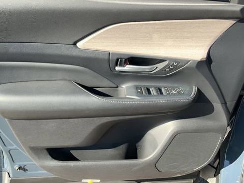 Used 2024 Toyota Grand Highlander Limited image 16