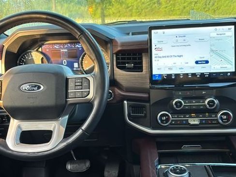 Used 2024 Ford Expedition Max Limited AWD/4WD image 7