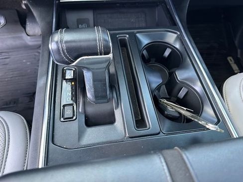 Used 2022 Ford F150 Lightning Platinum image 22