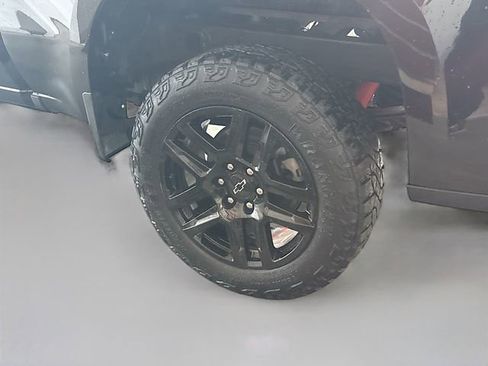 Used 2023 Chevrolet Silverado 1500 LT Trail Boss w/ LPO, Dark Essentials Package AWD/4WD image 31